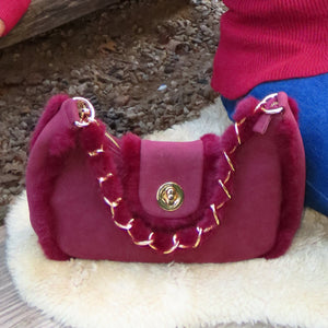 OP=OP.07.NL Bordeaux Schoudertas met Bont en Ketting