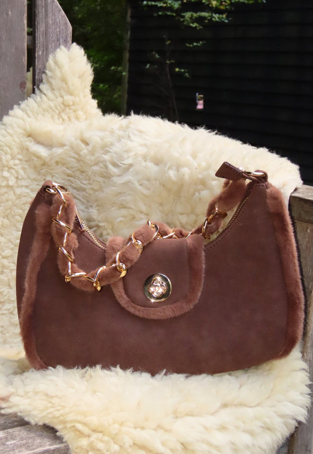 OP=OP.07.NL Bruine Schoudertas met Bont en Ketting