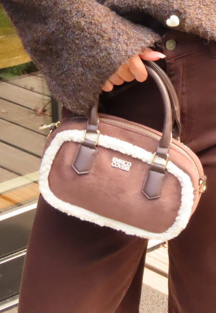 OP=OP.07.NL Bruine Suède Tas met Bontdetails