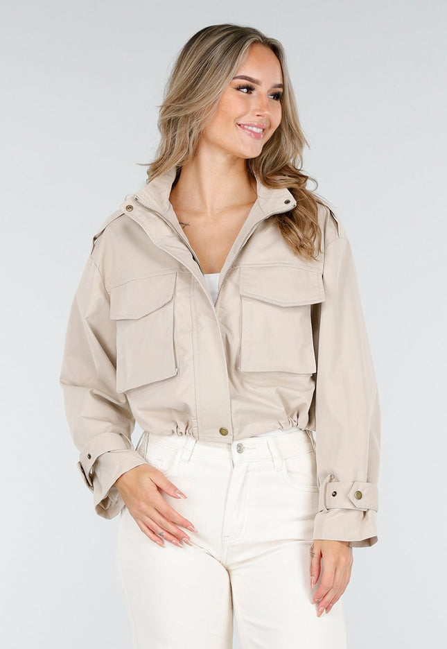 NEW240925 Cropped Jas in Licht Beige