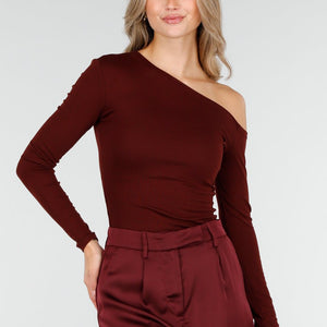 NEW240925 One Shoulder Stretch Top Bordeaux