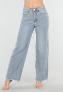 NEW250226 Lichtblauwe Wide Leg Jeans met Rafelige Zoom