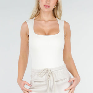 NEW250226 Off White Body met Vierkante Hals