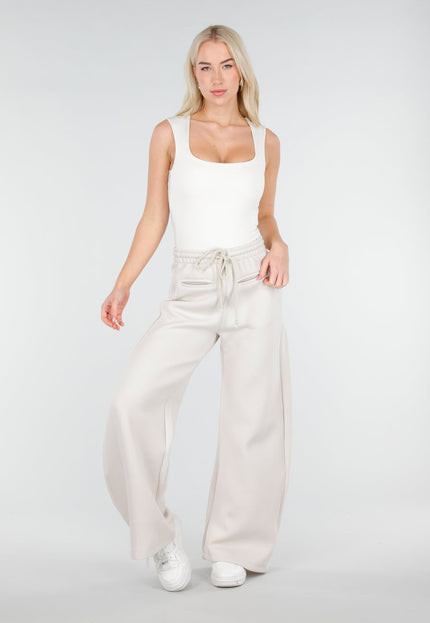 NEW250226 Off White Body met Vierkante Hals