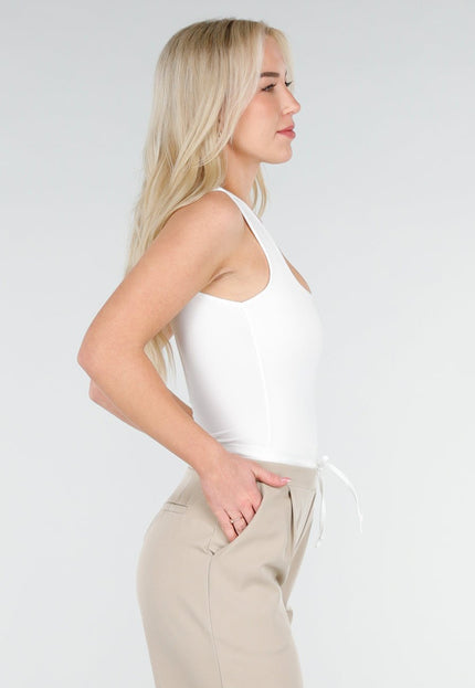 NEW250226 Witte Body met Vierkante Hals