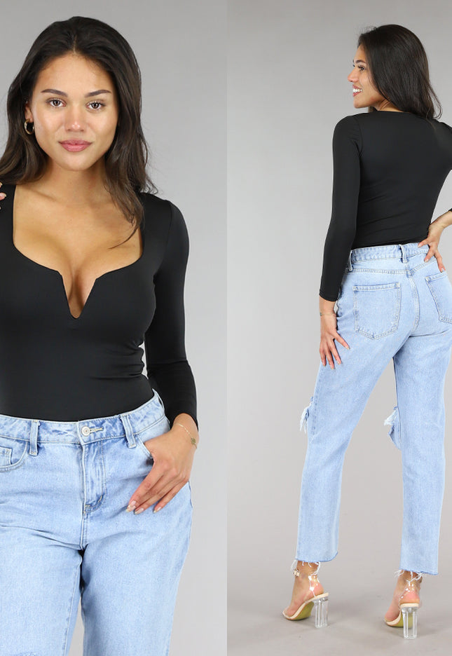 NEW2604 Zwarte Bodysuit met Diepe V-Hals