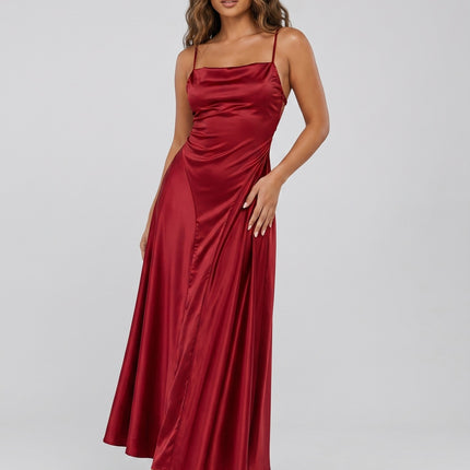 NEW270526 Bordeaux Satijnen Maxi Jurk met Open Rug