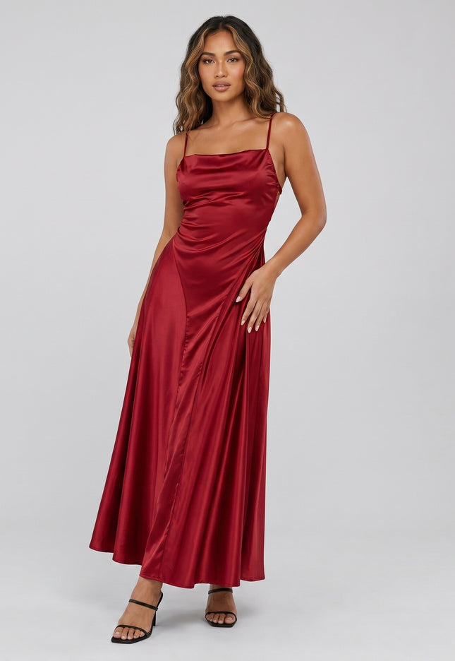 NEW270526 Bordeaux Satijnen Maxi Jurk met Open Rug