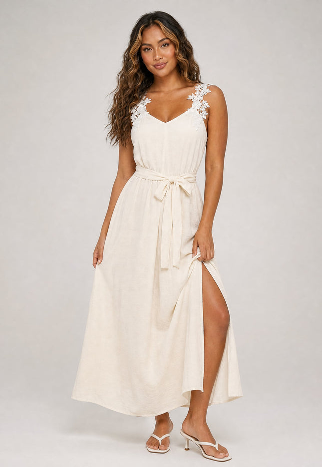 NEW270526 Crème Maxi Jurk met Kant en Ceintuur