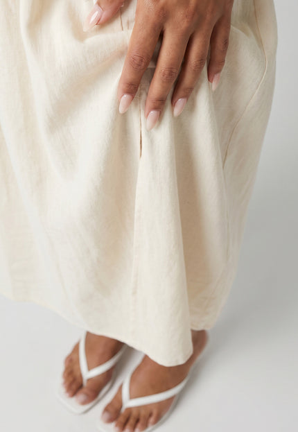 NEW270526 Crème Maxi Jurk met Kant en Ceintuur