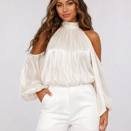 NEW270526 Crème Satijnen Cold Shoulder Top