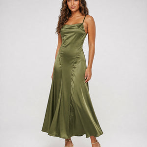 NEW270526 Groene Satijnen Maxi Jurk met Open Rug