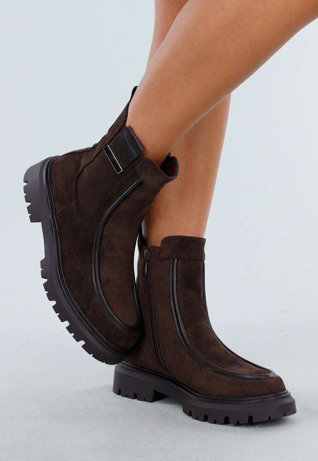 NEW270825 Bruine Enkellaarsjes met Chunky Zool