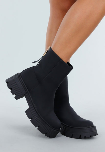 NEW270825 Zwarte Enkellaarsjes met Chunky Zool