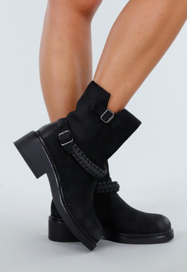 OP=OP.42.S Zwarte Enkellaarsjes met Gesp