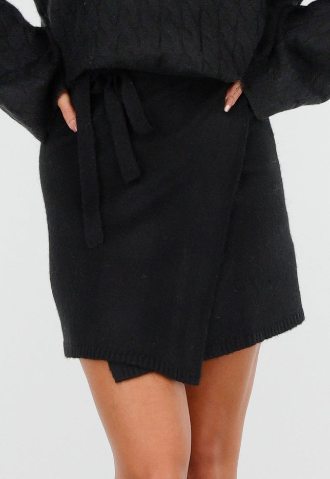 NEW270825 Zwarte Gebreide Overslagrok