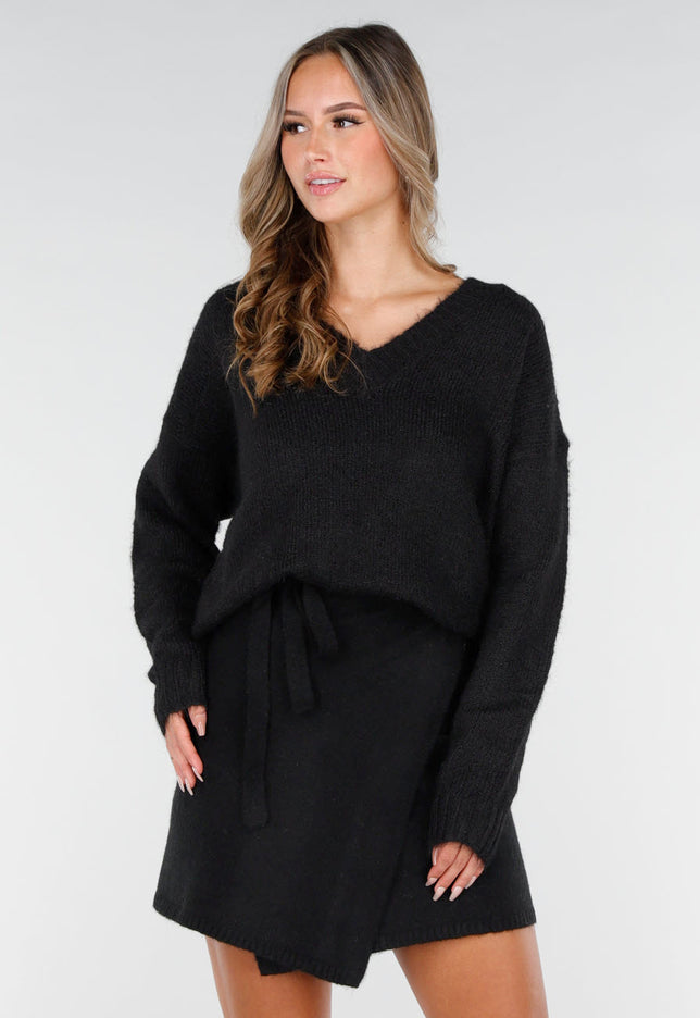 NEW270825 Zwarte Stretch Trui met V-Hals