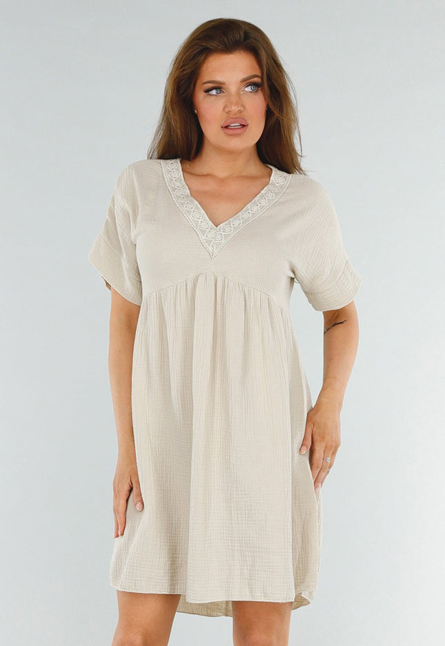 NEW280525 Beige Losvallende Jurk met Korte Mouw