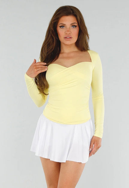OP=OP.05.R Butter Yellow Overslagtop met Lange Mouwen