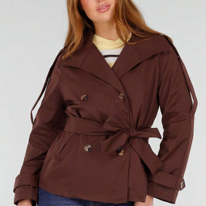 NEW281026 Bruine Korte Trenchcoat met Ceintuur