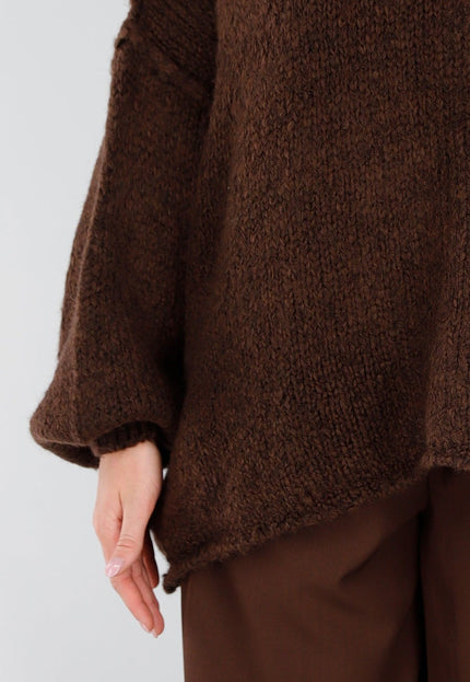 NEW281026 Bruine Oversized Trui met Opstaande Kraag