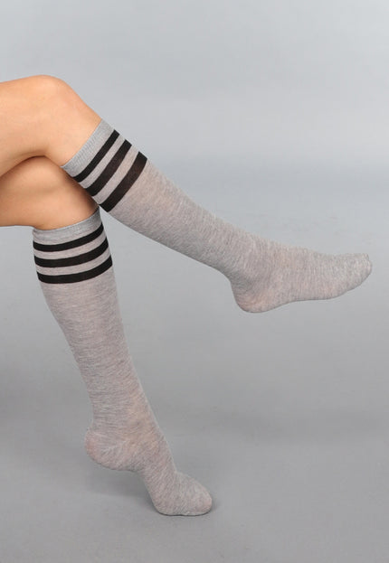NEW290125 Hoge Grijze Sokken met Zwarte Strepen