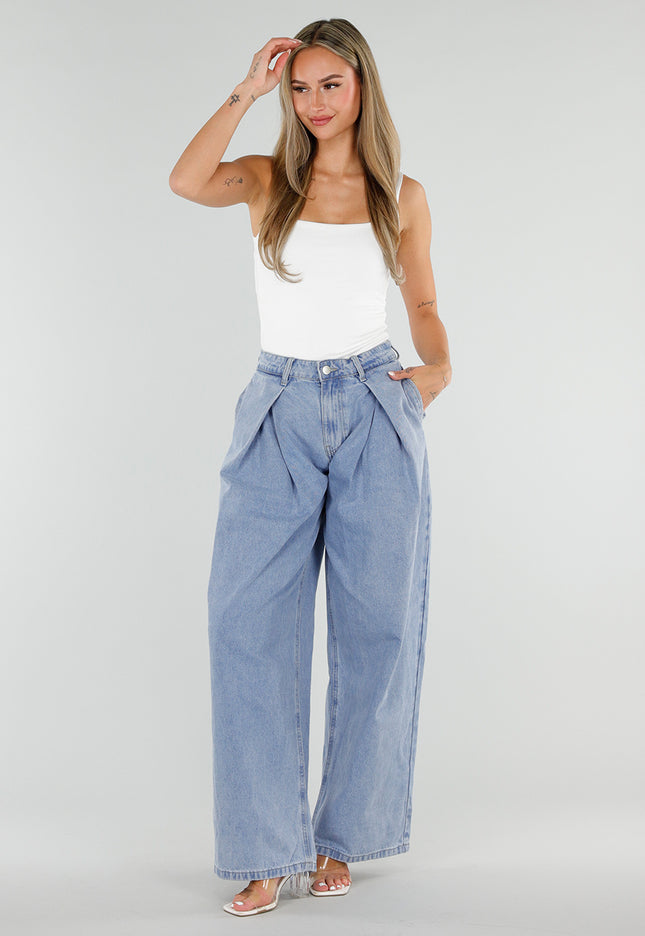 NEW290726 Lichtblauwe Wide Leg Jeans met Plooidetail