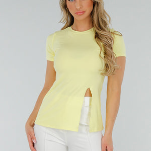 NEW300425 Butter Yellow Stretch Top met Split