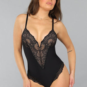 OP=OP.03.NL Slimming Body met Lage V Hals en Kanten Details