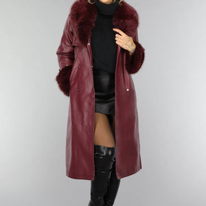 OP=OP.! Lange Wijnrode Lederlook Trenchcoat met Bont