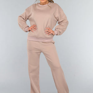 OP=OP.! Taupe Joggingpak met Wijduitlopende Broek