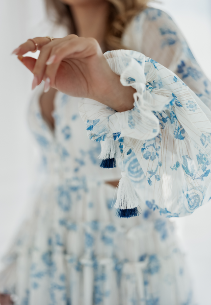 OP=OP! Witte Ruches Jurk met Cut Out en Blauwe Print