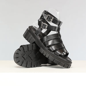 OP=OP.! Zwarte Lederlook Sandalen met Grove Zool