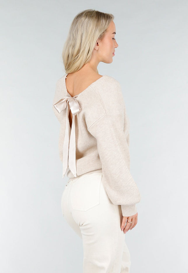 OP=OP.03.NL Beige Trui met Strik op de Rug