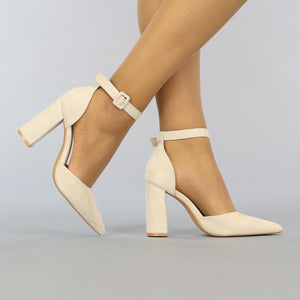 OP=OP! Spitse Beige Suède-Look Sandaletten