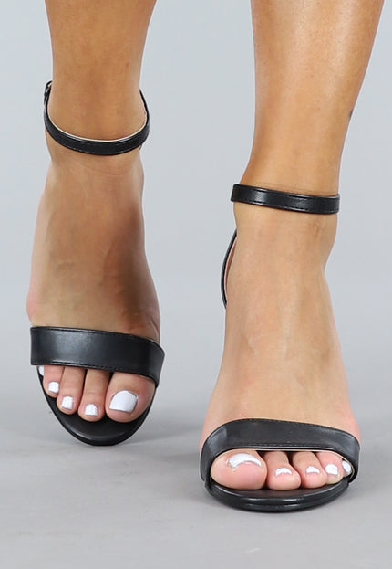 OP=OP! Basic Zwarte Lederlook Sandaletten