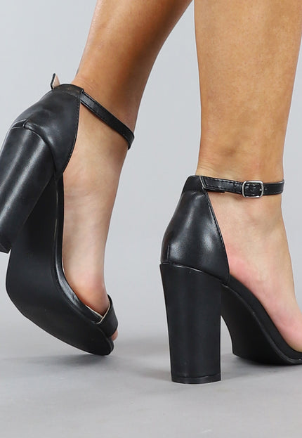 OP=OP! Basic Zwarte Lederlook Sandaletten