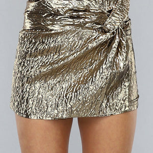 OP=OP.22.NL Gouden Metallic Skort met Knoopdetail