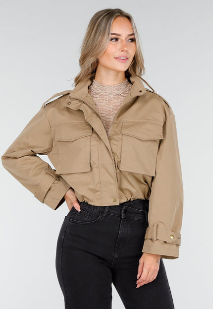 OP=OP.23.NL Beige Cropped Jas met Zakdetails