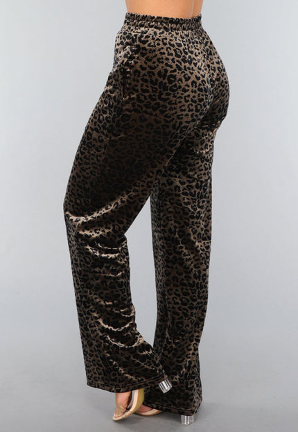 OP=OP.25.NL Velvet Wide Leg Broek met Panterprint