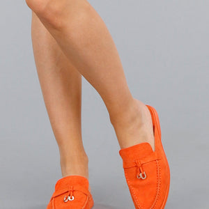 OP=OP.26.NL Oranje Suède Instappers met Gouden Detail
