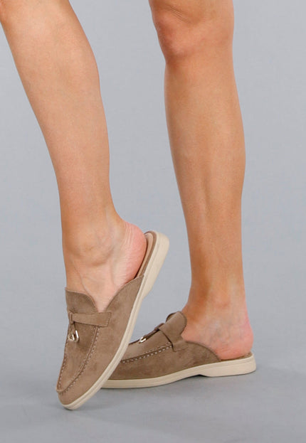 OP=OP.26.NL Taupe Suède Instappers met Gouden Detail