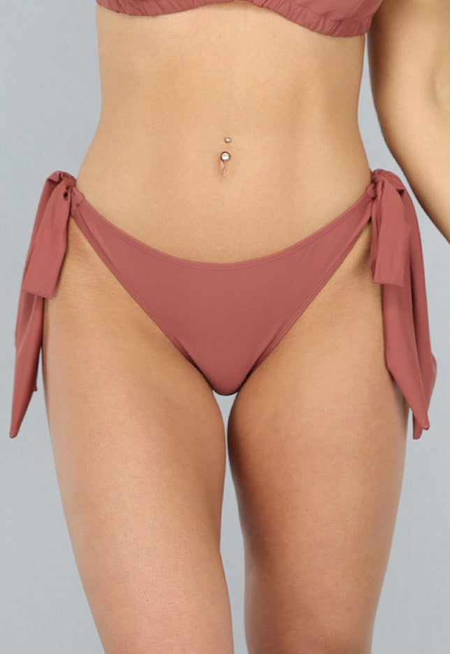 OP=OP.27.NL Bruin Bikinibroekje met Striksluiting
