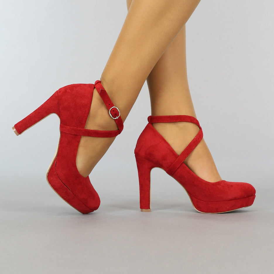 OP=OP.27.NL Rode Suède-Look Pumps met Enkelbandje