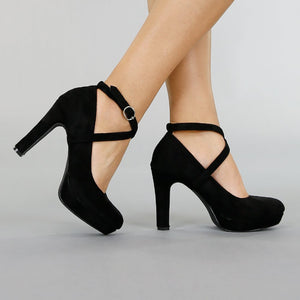 OP=OP.27.NL Zwarte Suède-Look Pumps met Enkelbandje