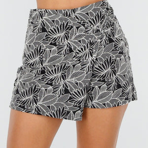 OP=OP.27.S Zwarte Skort met Beige Bladerenprint