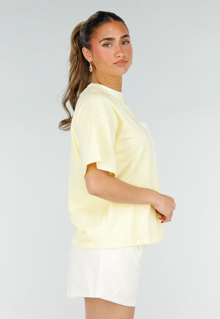 OP=OP.30.NL Lichtgeel Gestreept T-shirt met Opdruk