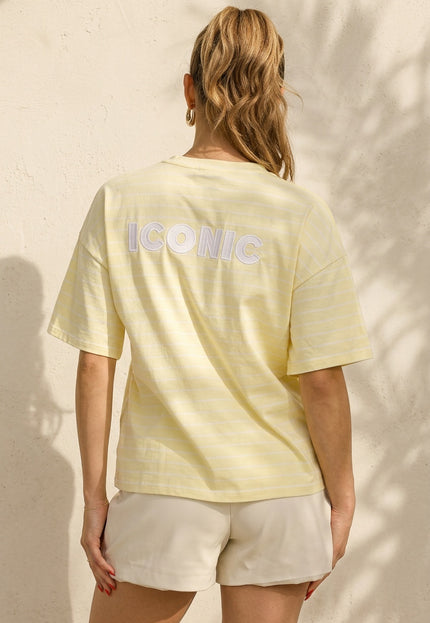OP=OP.30.NL Lichtgeel Gestreept T-shirt met Opdruk