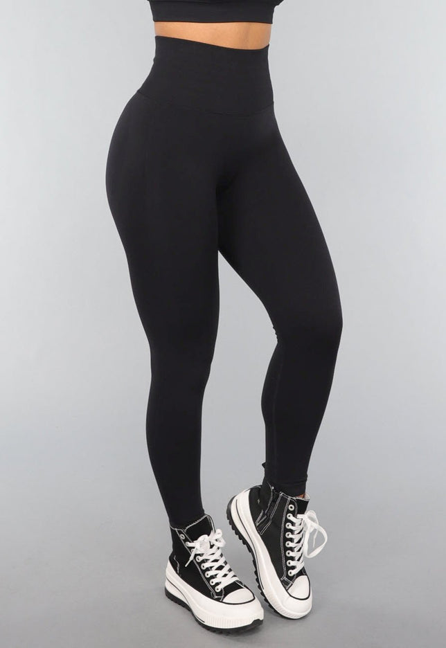 OP=OP.39.NL Zwarte Sportlegging met Scrunch