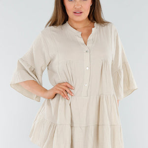 OP=OP.AV.06 Beige Tuniekjurk met Volants
